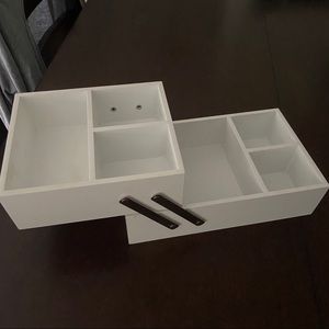 White Expandable Makeup Organizer with Tiered Compartments